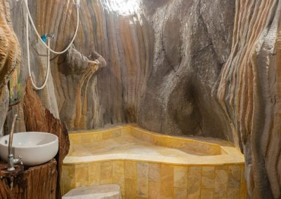 Salle de bain Chambre Grotte 6 personnes hôtel Baan Mama Eléphant